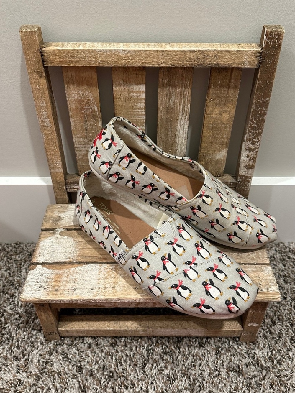 Toms Classic Holiday Frost Penguins Fleece Lined Women's Slip On Shoes Sz 8